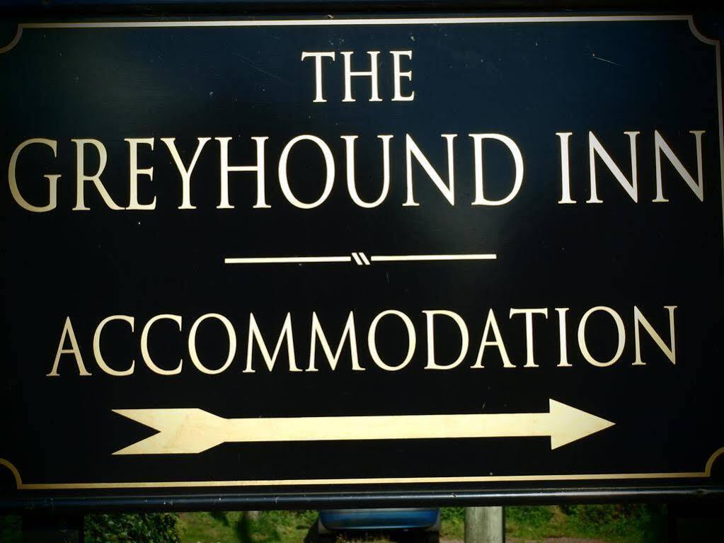 The Greyhound Inn Тонтон Экстерьер фото